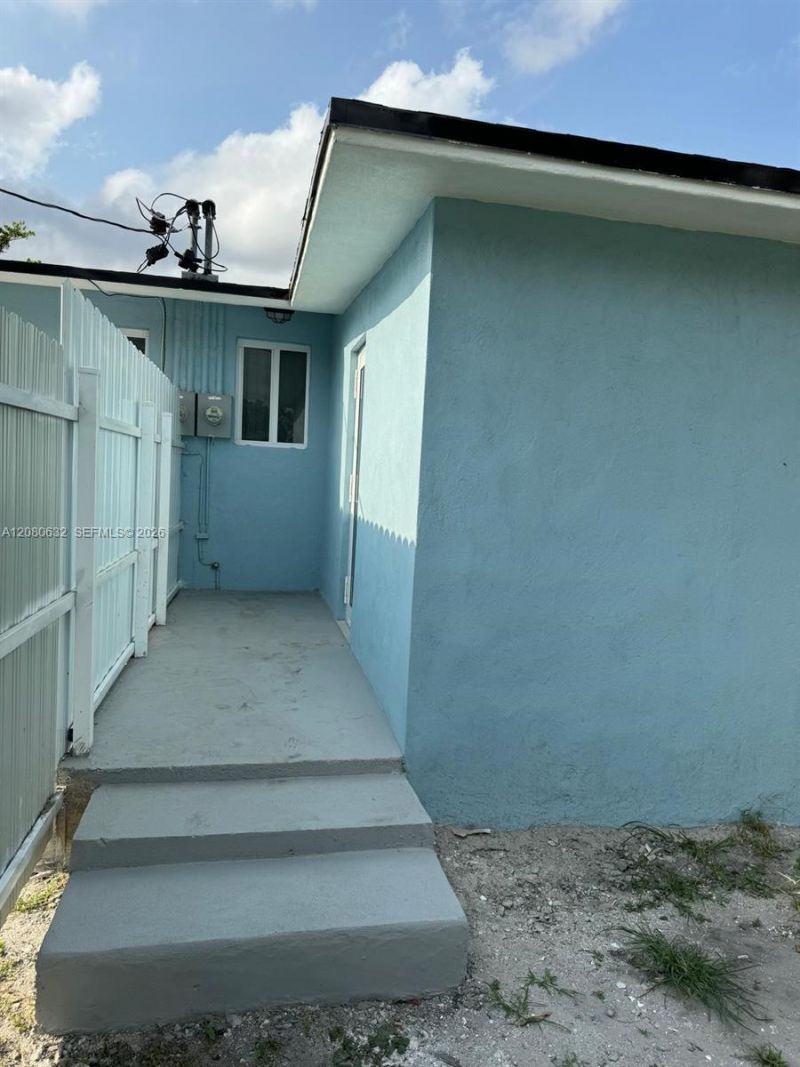 1220 NW 102nd St , Unit 1220, Miami, FL 33147 Photo