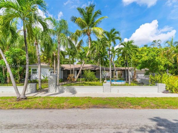 2407 Washington St , Hollywood, FL 33020