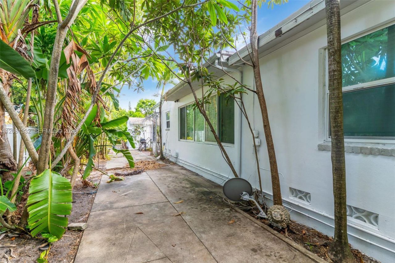 2407 Washington St, Hollywood, FL 33020 Photo