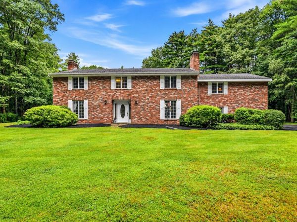 34 Old Stage Road, Hampton Falls, NH 03844