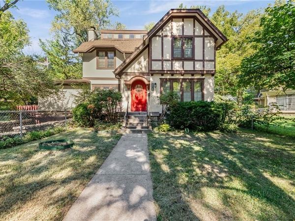4928 Troostwood Road, Kansas City, MO 64110