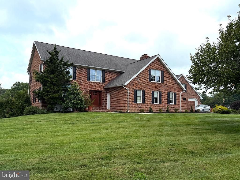 4 COUNTRY HILL COURT , KINGSVILLE, MD 21087