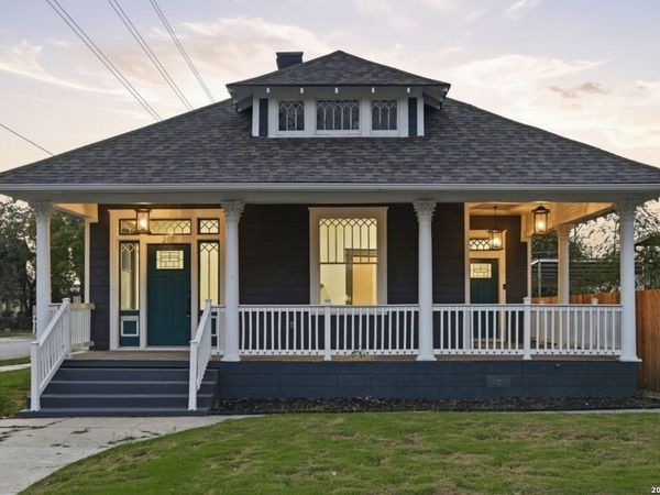 207 LORETTA PL, San Antonio, TX 78210