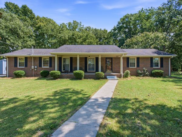 809 Dakota Dr , Lebanon, TN 37087