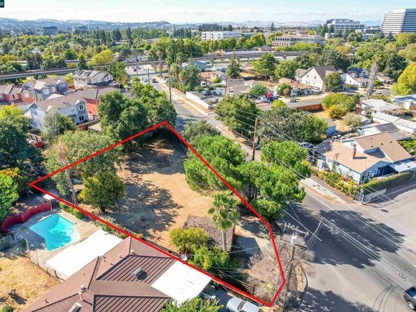 2812 Cowell, Concord, CA 94518