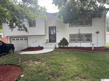 4608 N 90th Street, Omaha, NE 68134