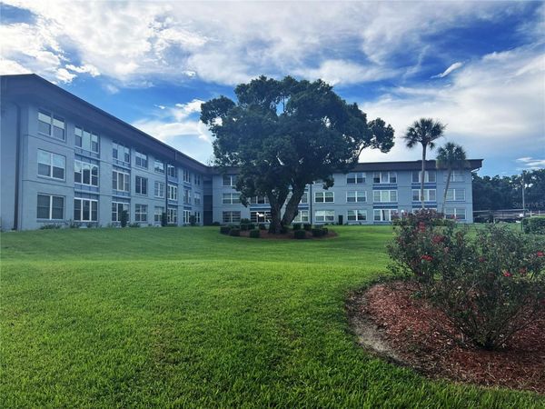333 LAKE HOWARD DRIVE NW, Unit 302B, WINTER HAVEN, FL 33880