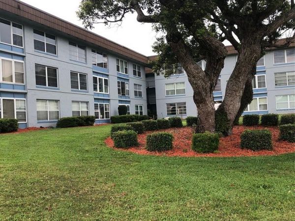 333 LAKE HOWARD DRIVE NW, Unit 302B, WINTER HAVEN, FL 33880