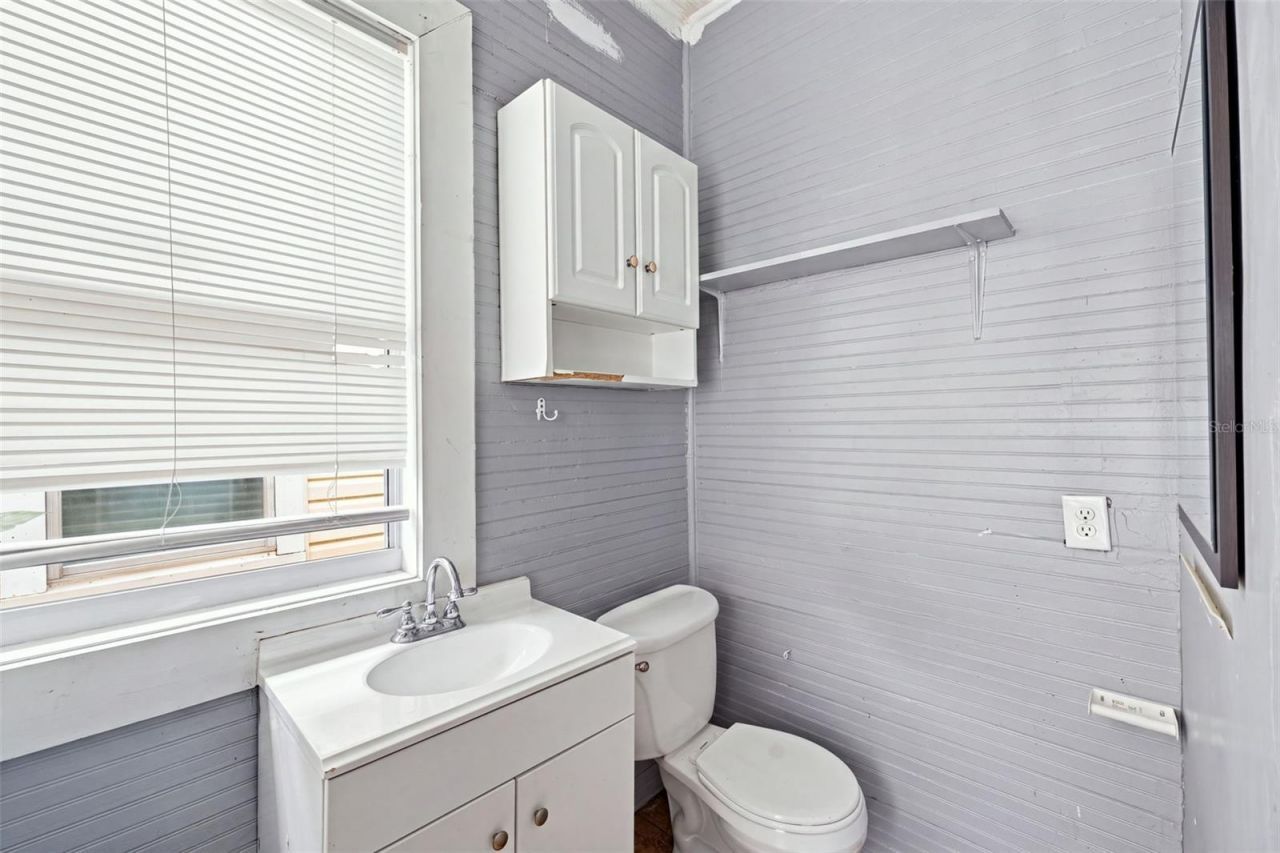 1609 E Lake Avenue , Tampa, FL 33610 Photo