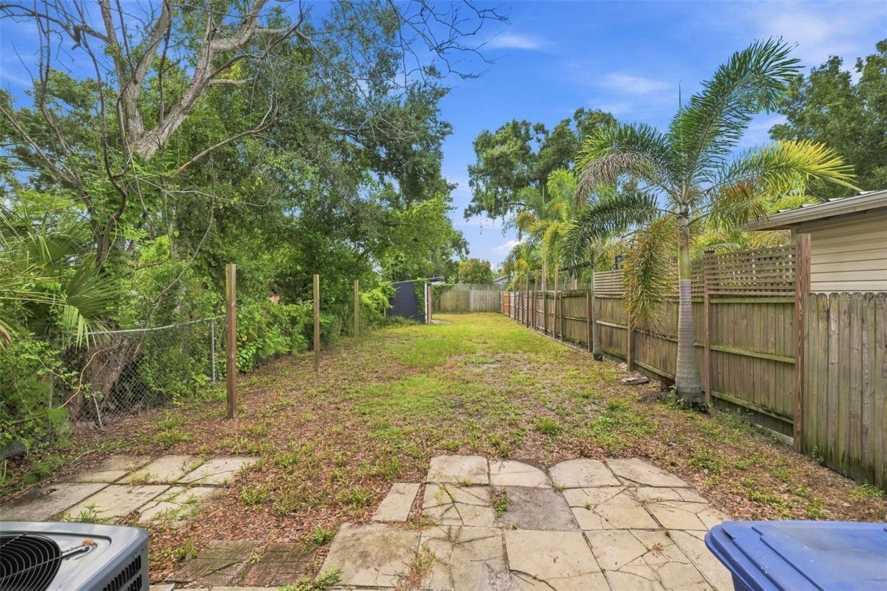 1609 E Lake Avenue , Tampa, FL 33610 Photo
