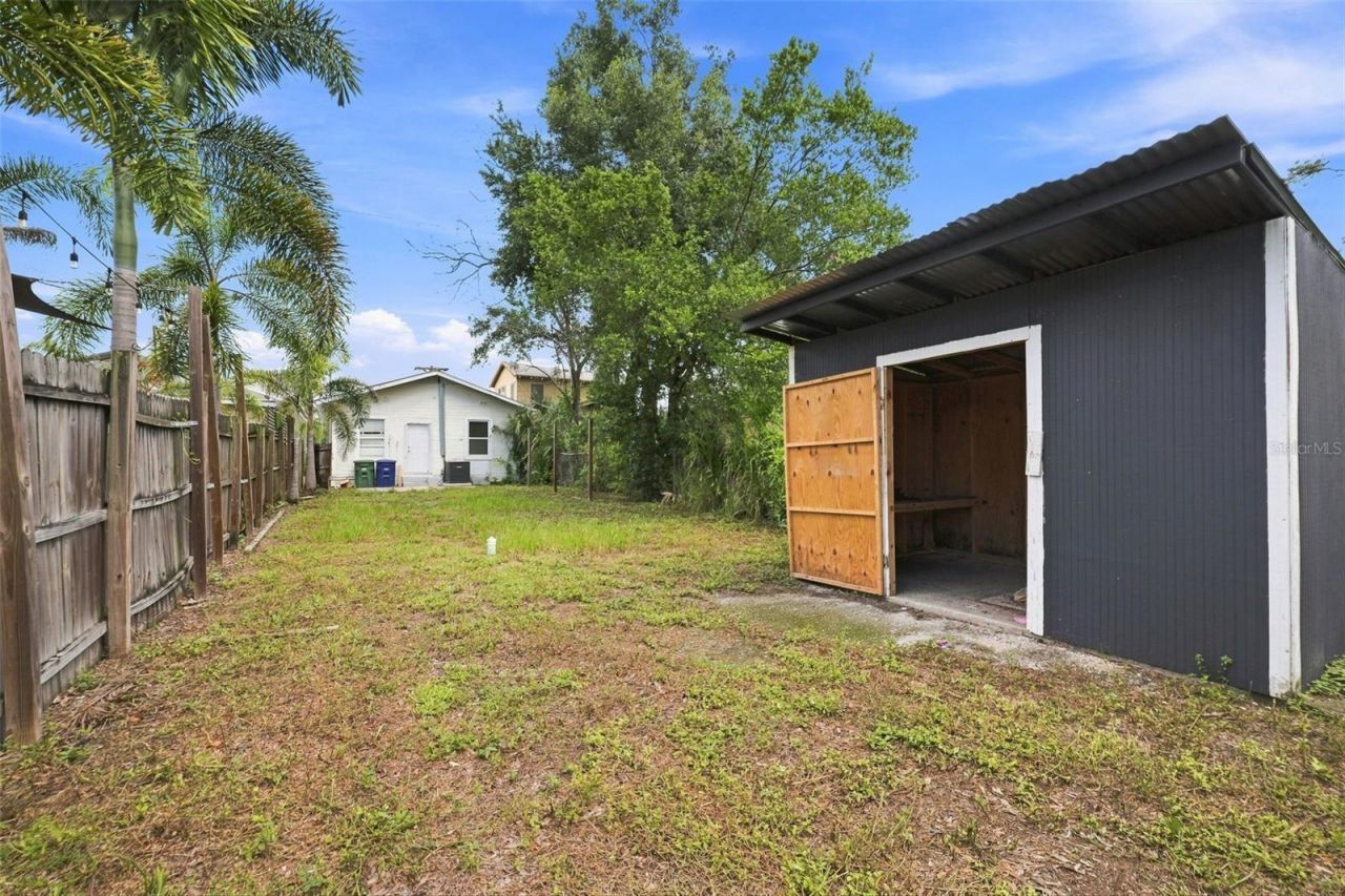 1609 E Lake Avenue , Tampa, FL 33610 Photo