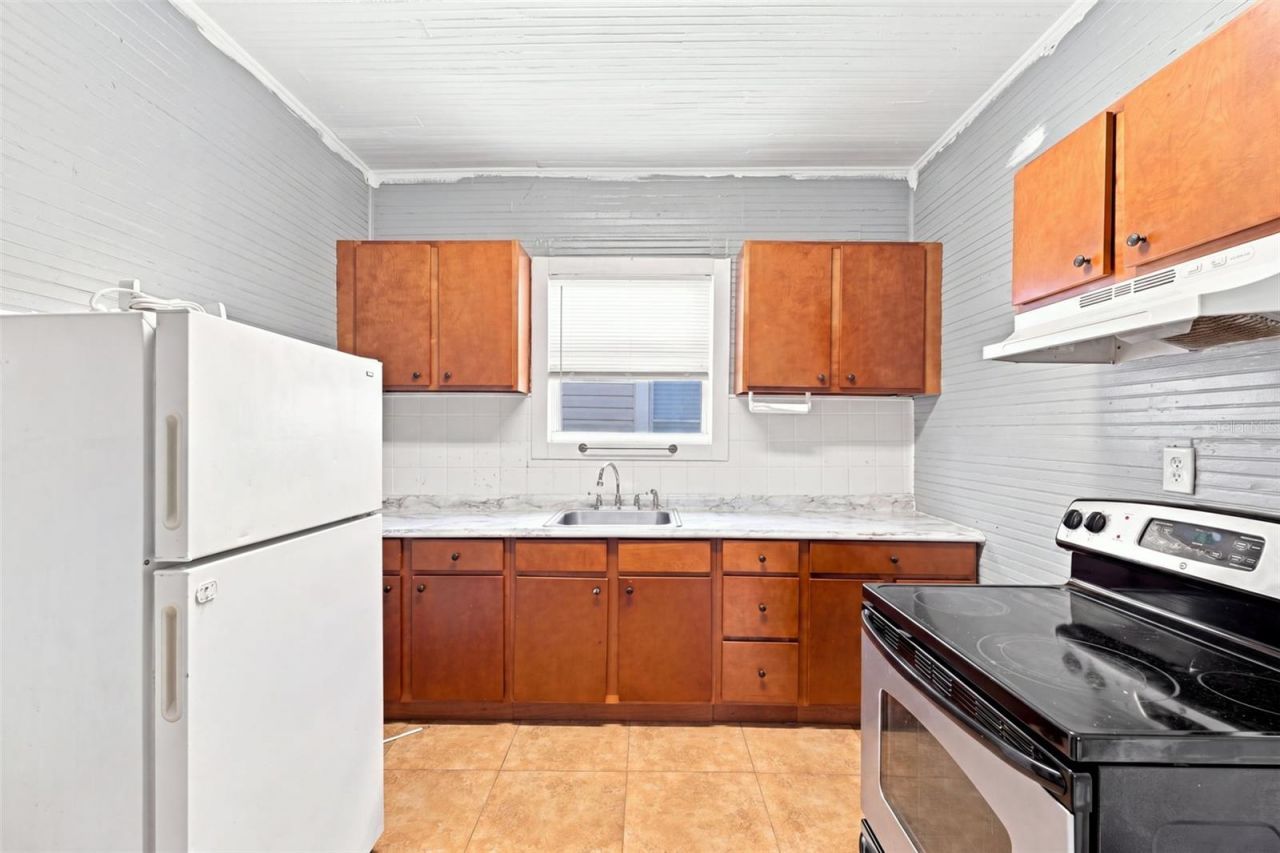1609 E Lake Avenue , Tampa, FL 33610 Photo