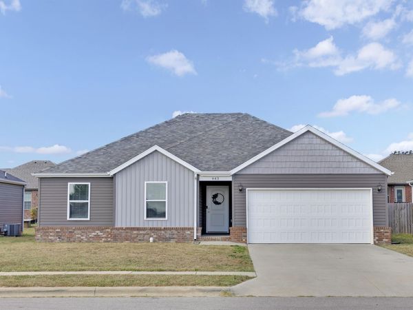 443 W Barcelona Street , Republic, MO 65738