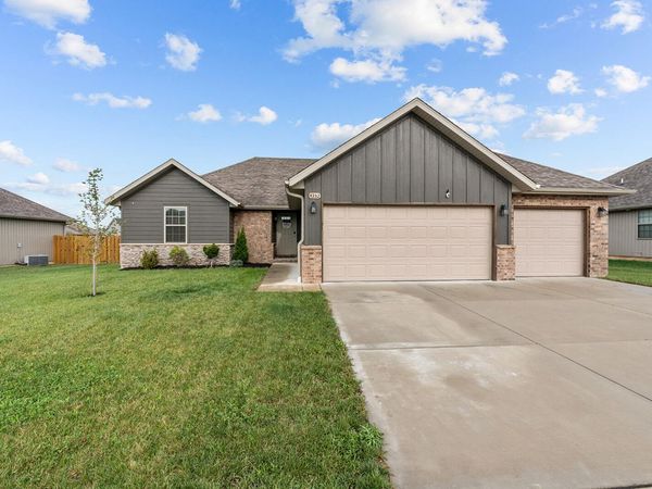4352 Siena Avenue , Ozark, MO 65721