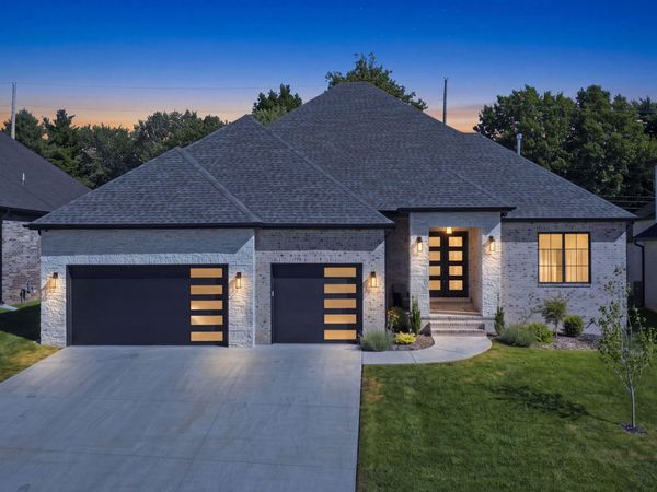 3925 E Woodhue Street , Springfield, MO 65802