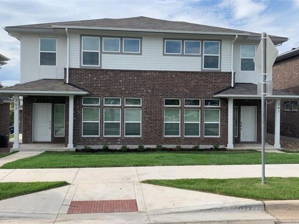 605 W South ST , Leander, TX 78641