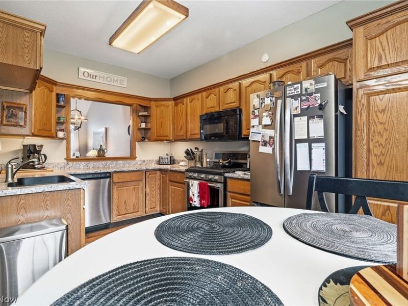 2601 Charing Cross Road NW, Canton, OH 44708 Photo 10