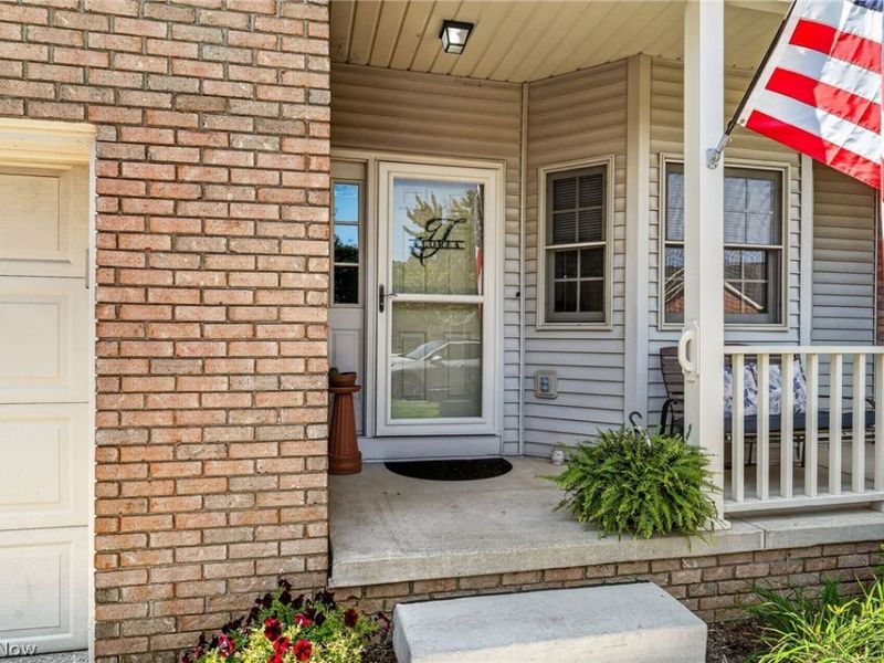 2601 Charing Cross Road NW, Canton, OH 44708 Photo 4