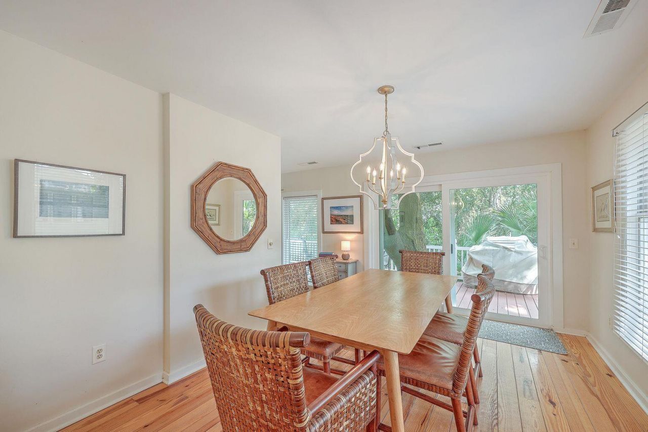 52 Eugenia Avenue Photo 12