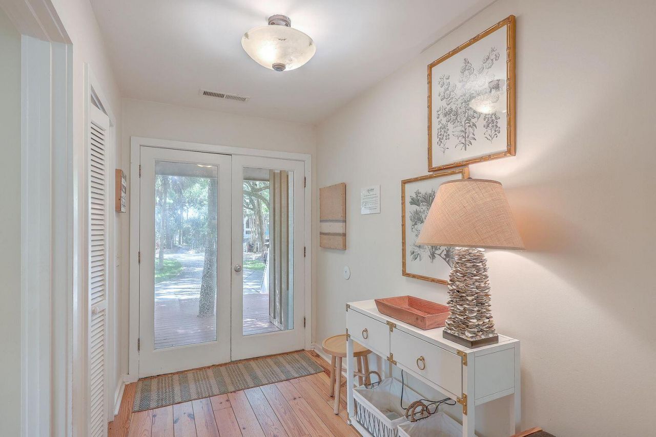 52 Eugenia Avenue Photo 6
