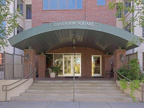 5225 Grandview Square, Unit 308, Edina, MN 55436