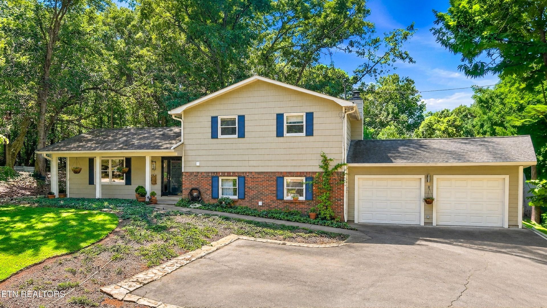 809 Virginia Drive, Maryville, TN 37803 Main Photo