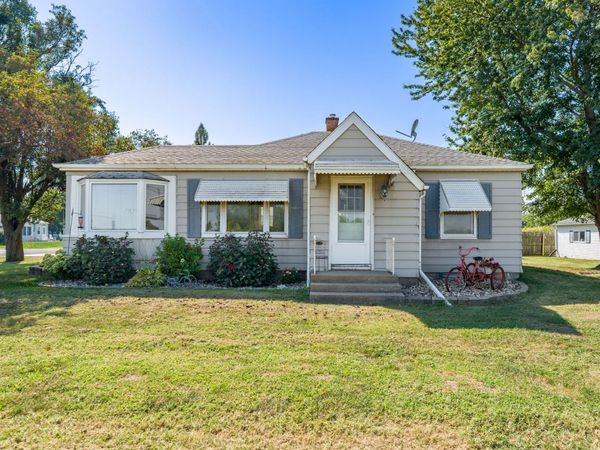 27 Suburban Heights , Milan, IL 61264