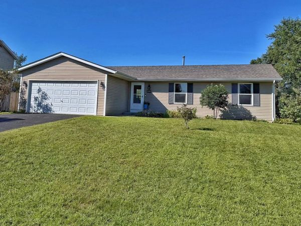 10990 LINDEN BLOSSOM Lane, ROSCOE, IL 61073
