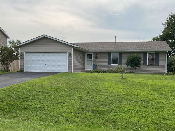 10990 LINDEN BLOSSOM Lane, ROSCOE, IL 61073