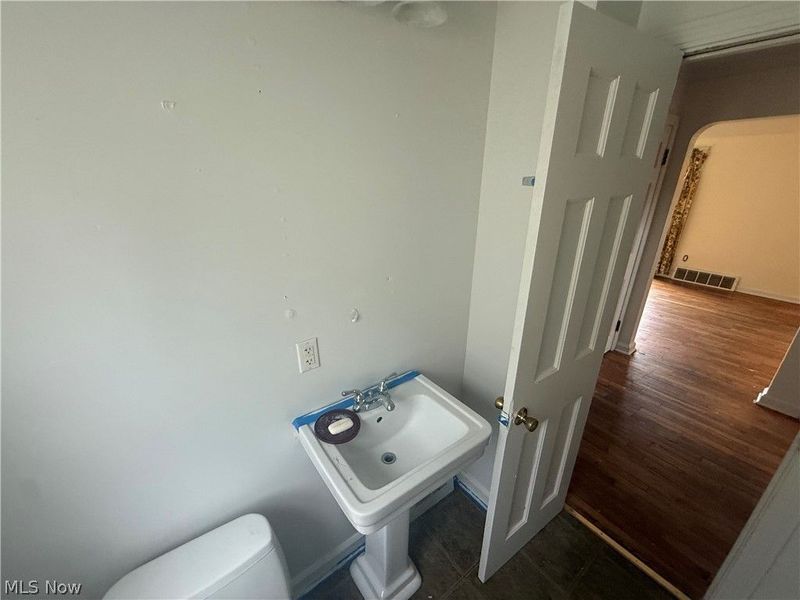 6206 Snow Road, Parma, OH 44129 Photo 12