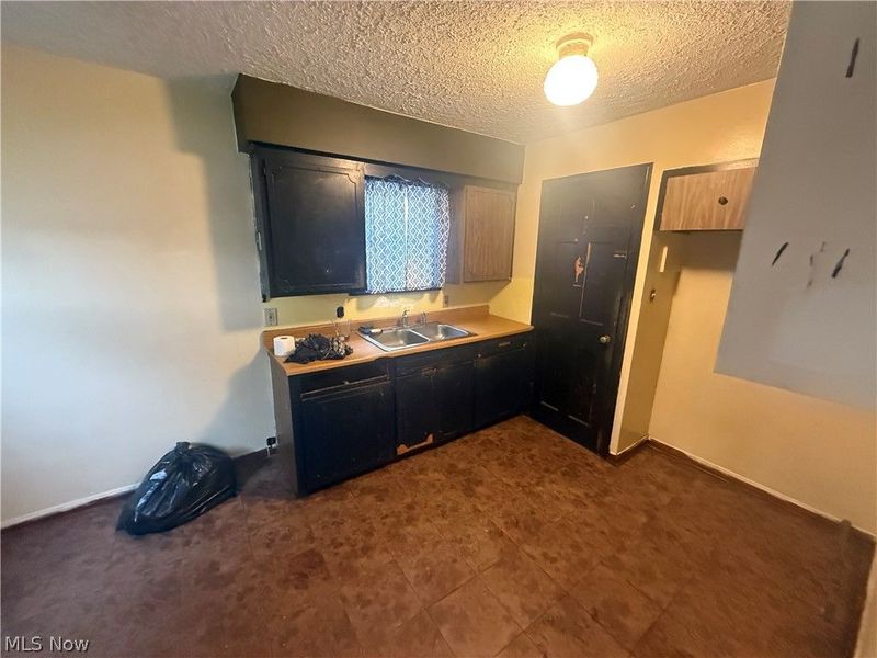 6206 Snow Road, Parma, OH 44129 Photo 5