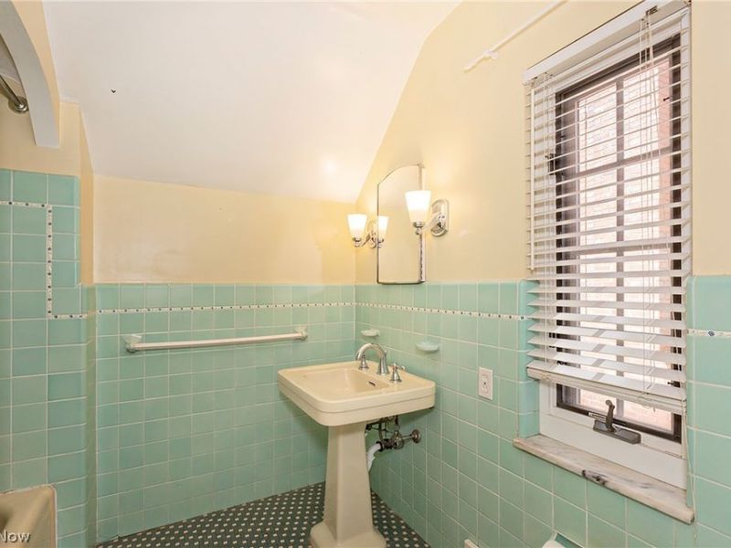 3781 Westwood Road, University Heights, OH 44118 Photo 17
