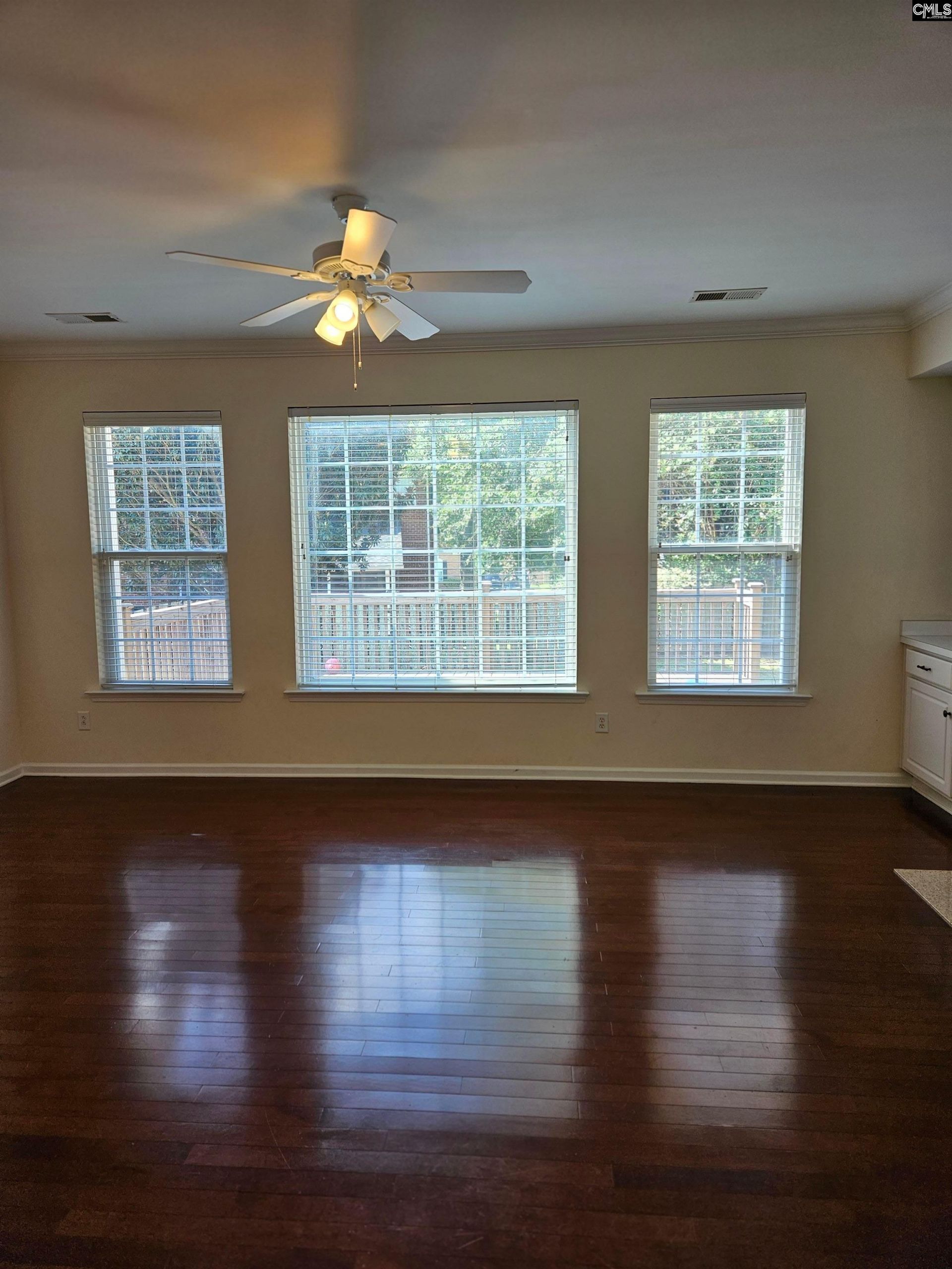 552 Abbeyhill Drive  Photo 11