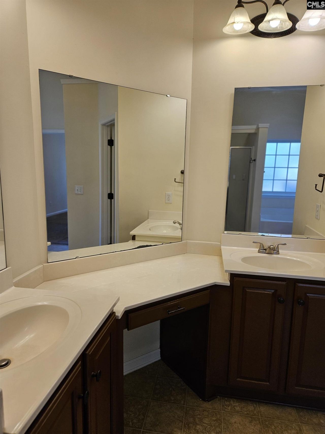552 Abbeyhill Drive Photo 22