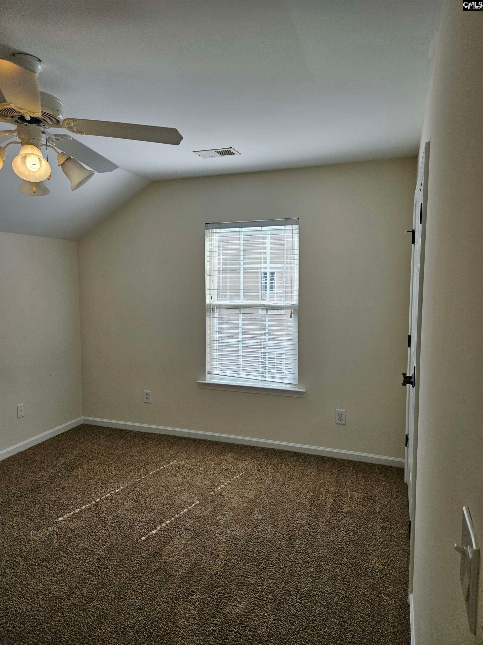 552 Abbeyhill Drive  Photo 32