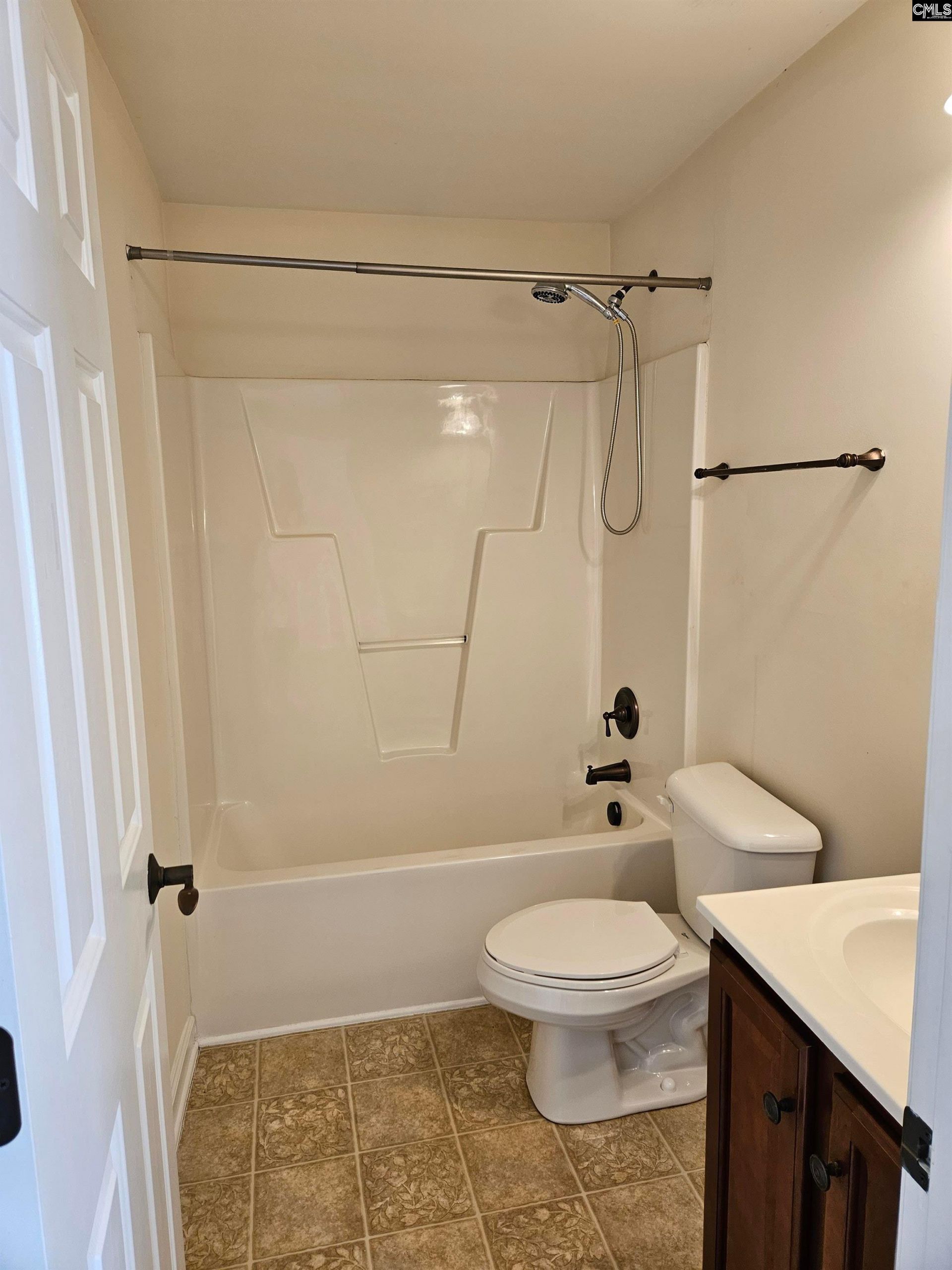 552 Abbeyhill Drive Photo 33