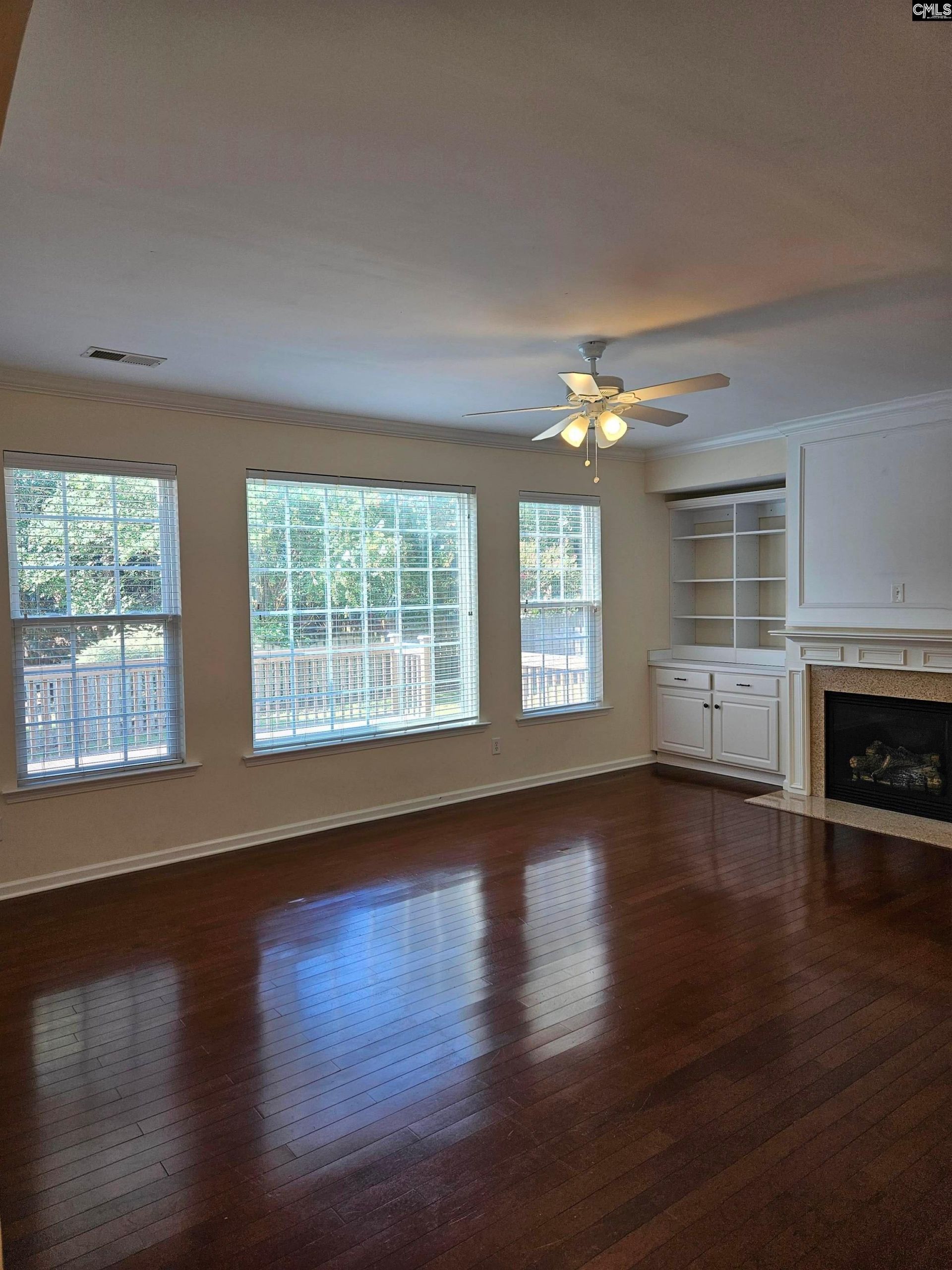 552 Abbeyhill Drive  Photo 4