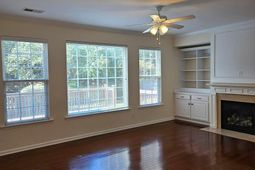 552 Abbeyhill Drive photo 4
