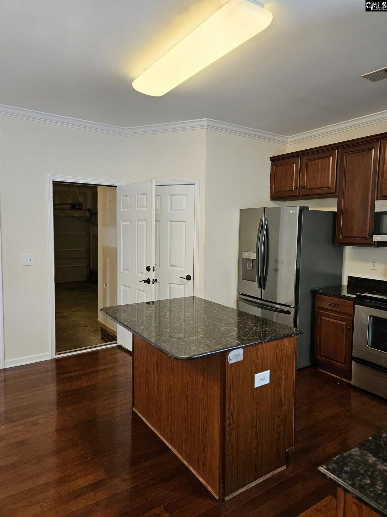552 Abbeyhill Drive  Photo 6