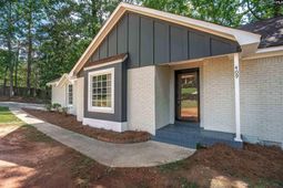 409 Lewes Circle photo 4