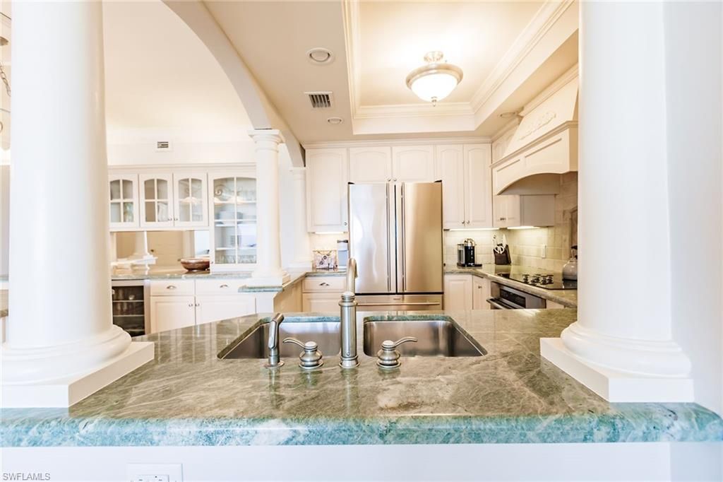2885 Gulf Shore Blvd N, Unit 302, Naples, FL 34103 Photo