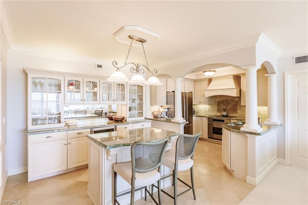 2885 Gulf Shore Blvd N, Unit 302, Naples, FL 34103 Photo