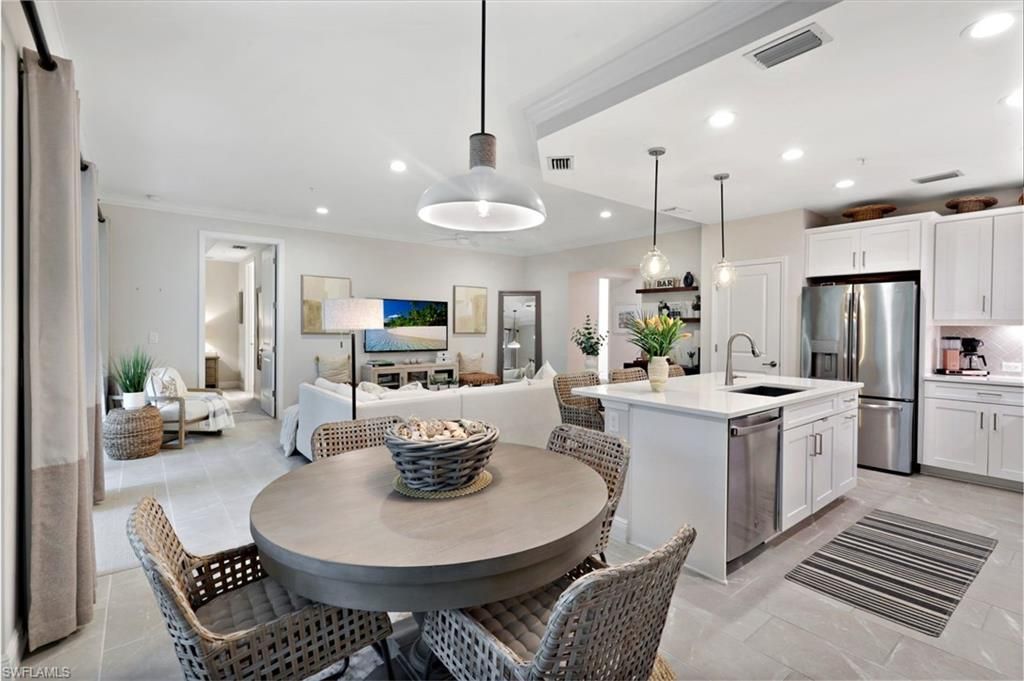 2542 Seychelles Dr, Unit 702, Naples, FL 34112 Photo