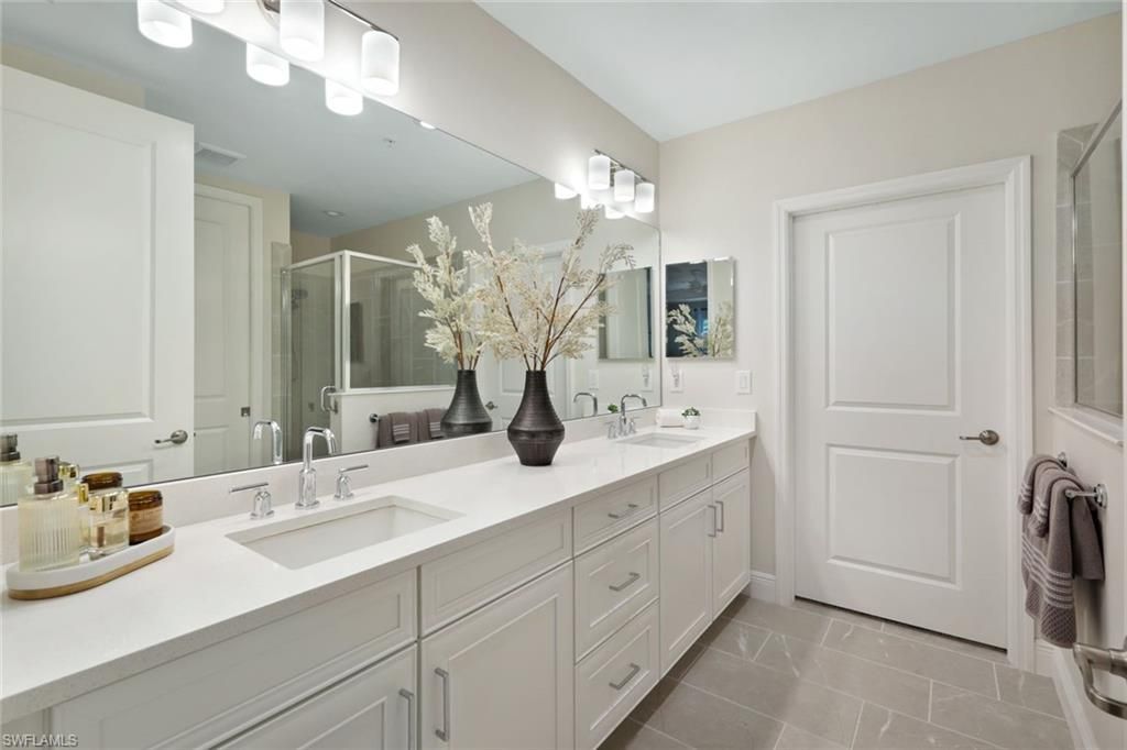 2542 Seychelles Dr, Unit 702, Naples, FL 34112 Photo