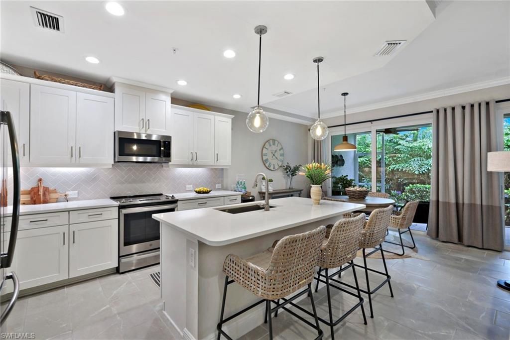 2542 Seychelles Dr, Unit 702, Naples, FL 34112 Photo
