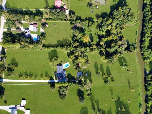 42069 Black Bayou Rd, Gonzales, LA 70737