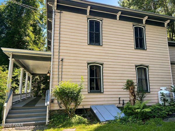 532 Atkinson Street , Hawley, PA 18428