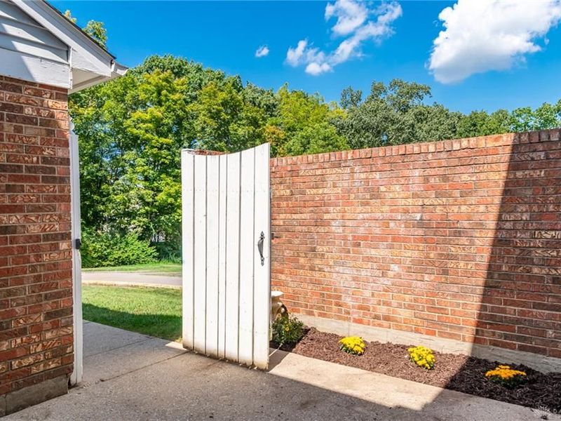 1346 Whispering Woods Drive, Unit A, West Carrollton, OH 45449 Photo 6