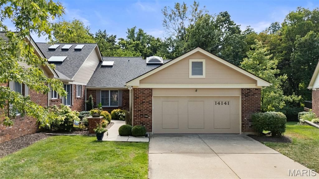 14141 Baywood Villages Drive, Chesterfield, MO 63017 Main Photo