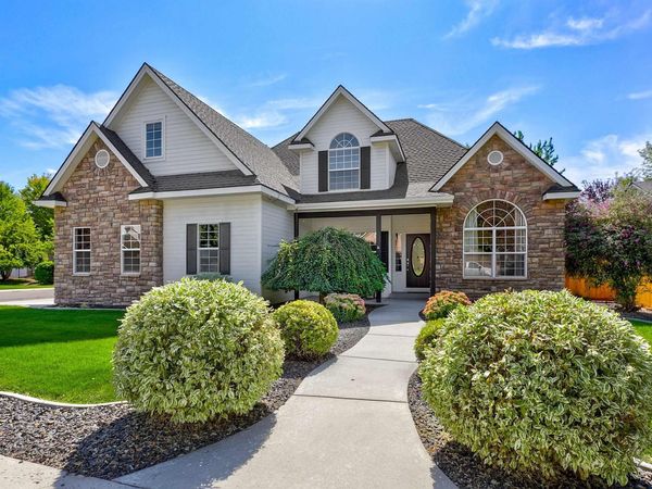 1075 N Falling Water Way, Eagle, ID 83616